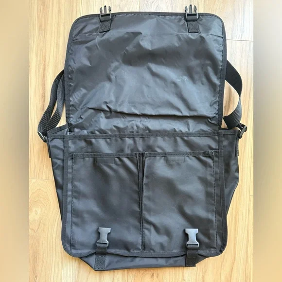 Vintage Gap 90-00s OLD multi-pocket messenger bag Black In Color - Picture 7 of 12